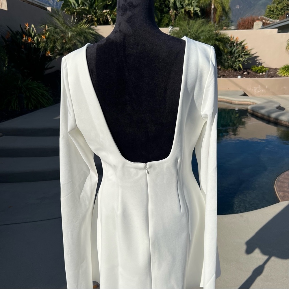 Elegant White Mini Dress - Picture 12 of 14